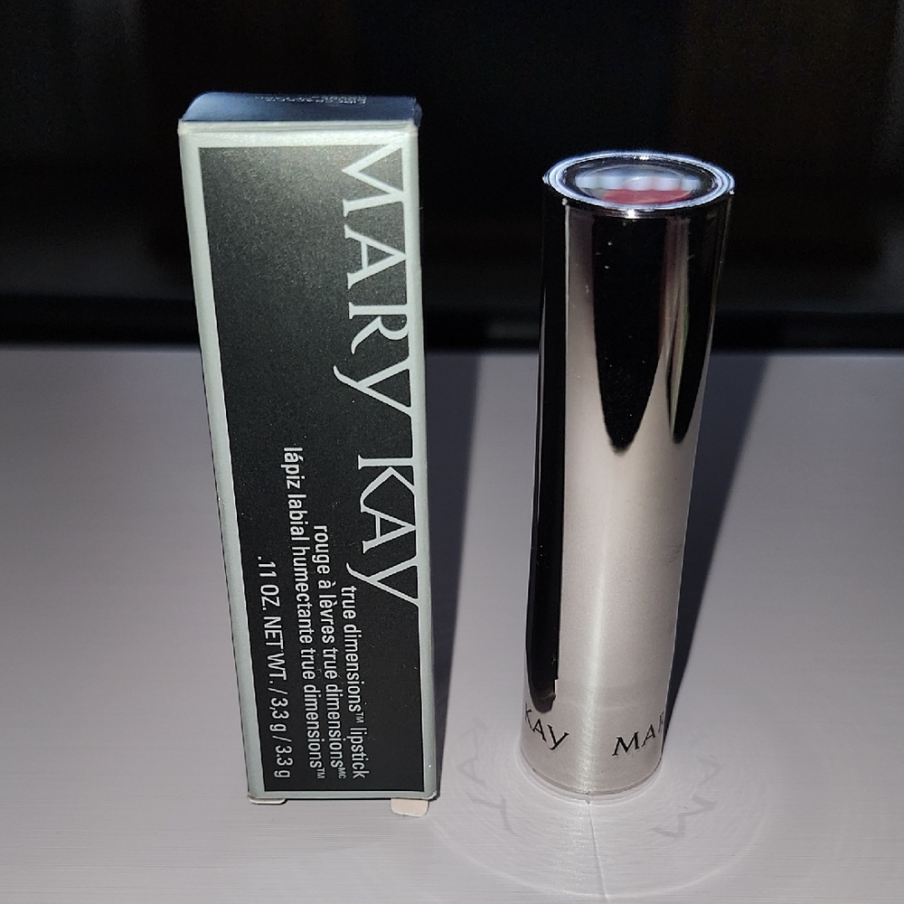 Mary Kay True Dimensions Lipstick Firecracker in silver tube